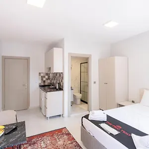 https://the-red-tent-23.istanbul-turkeyhotels.com